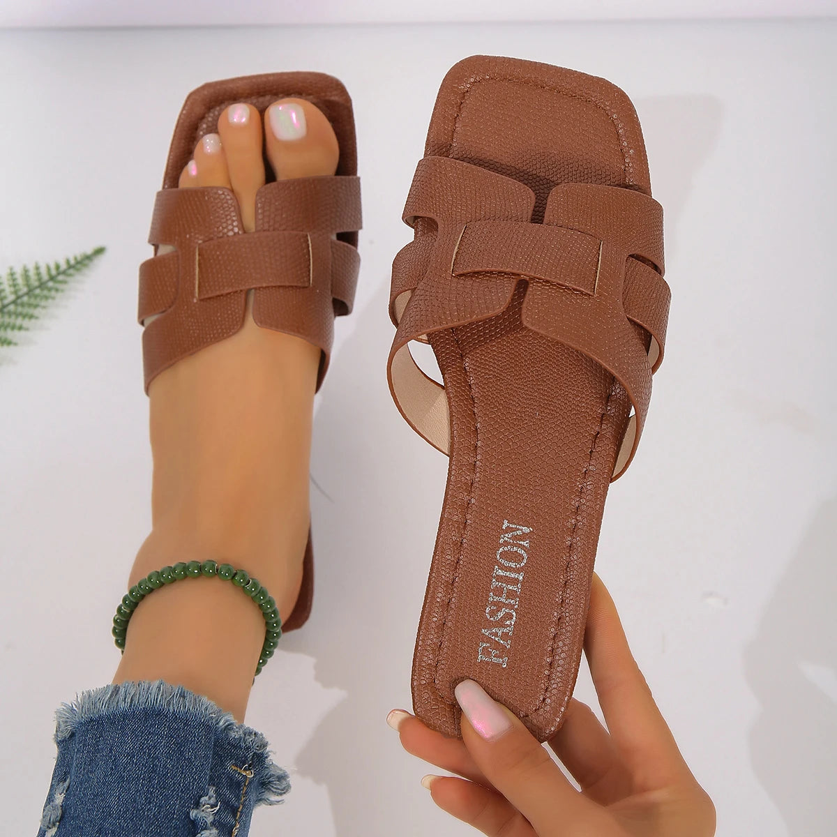 Noora™ | Celeste – Eleganta slip-ins med stilren flätad design