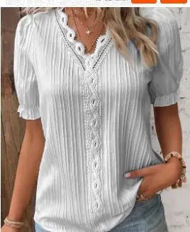 Noora™ | Mira – Feminin topp med spetsdetaljer