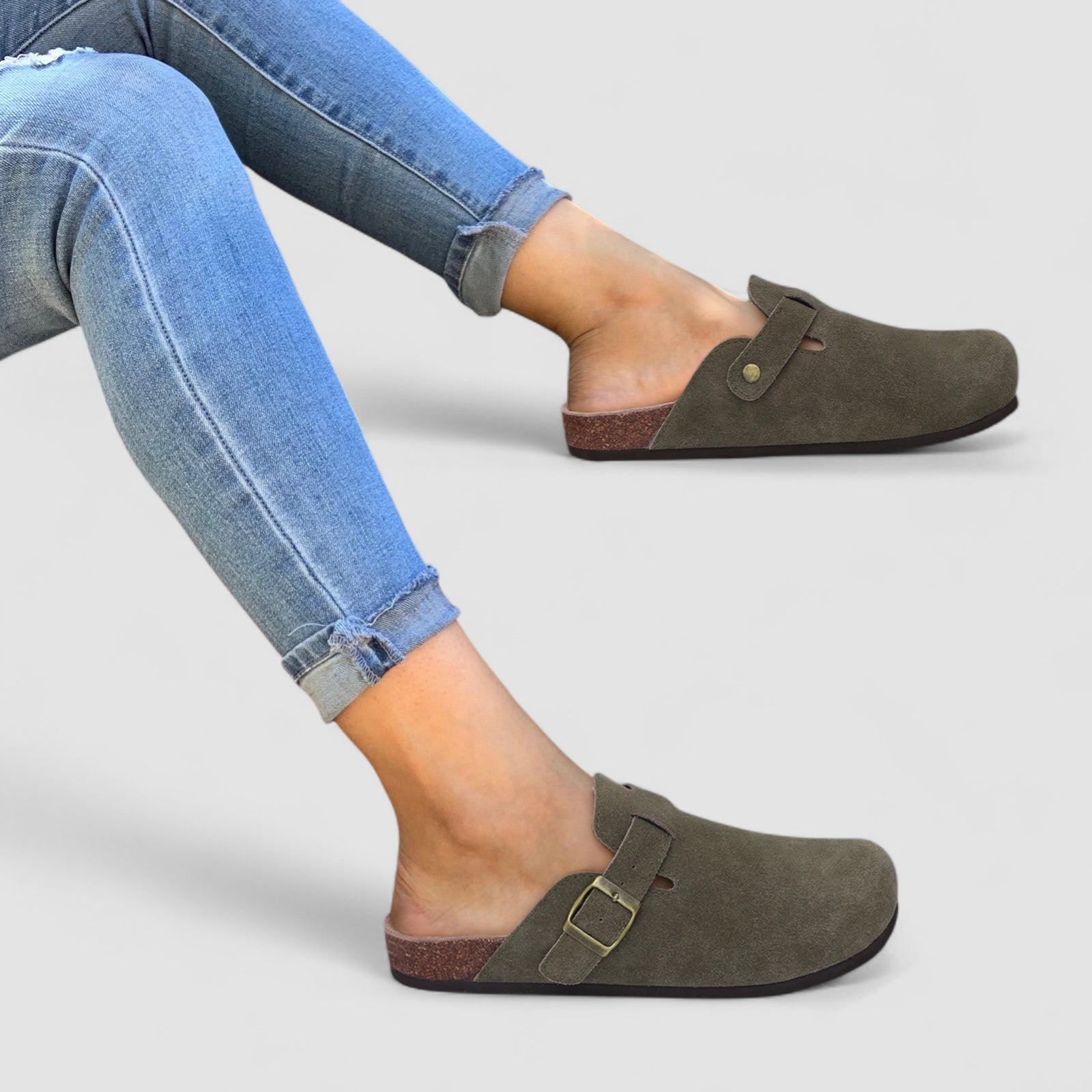 Noora™ | Livia – Bekväma slip-ins i mocka med ortopediskt stöd