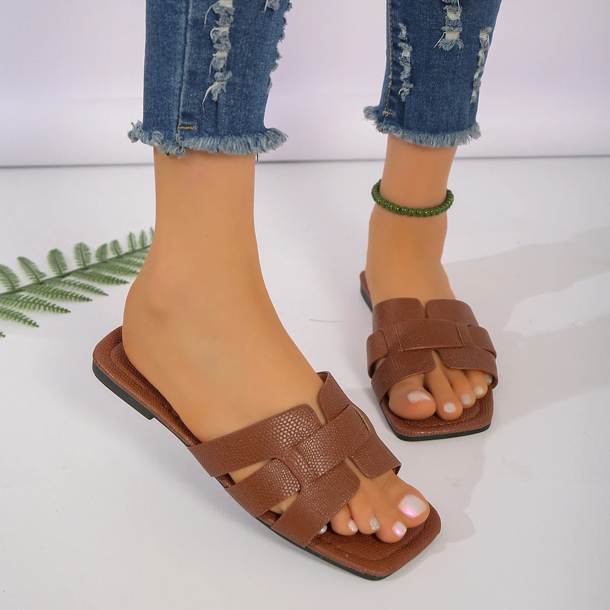 Noora™ | Celeste – Eleganta slip-ins med stilren flätad design