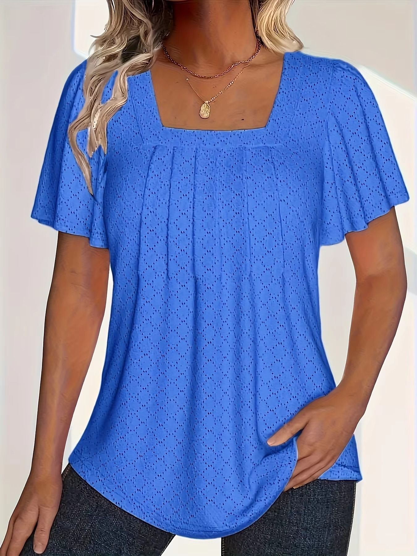 Noora™ | Mirelle – Blus med fyrkantig halsringning och textur