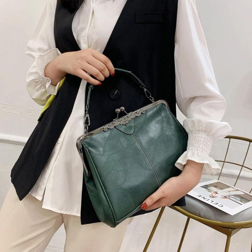 Mila | Tidlös vintageväska med elegant spänne