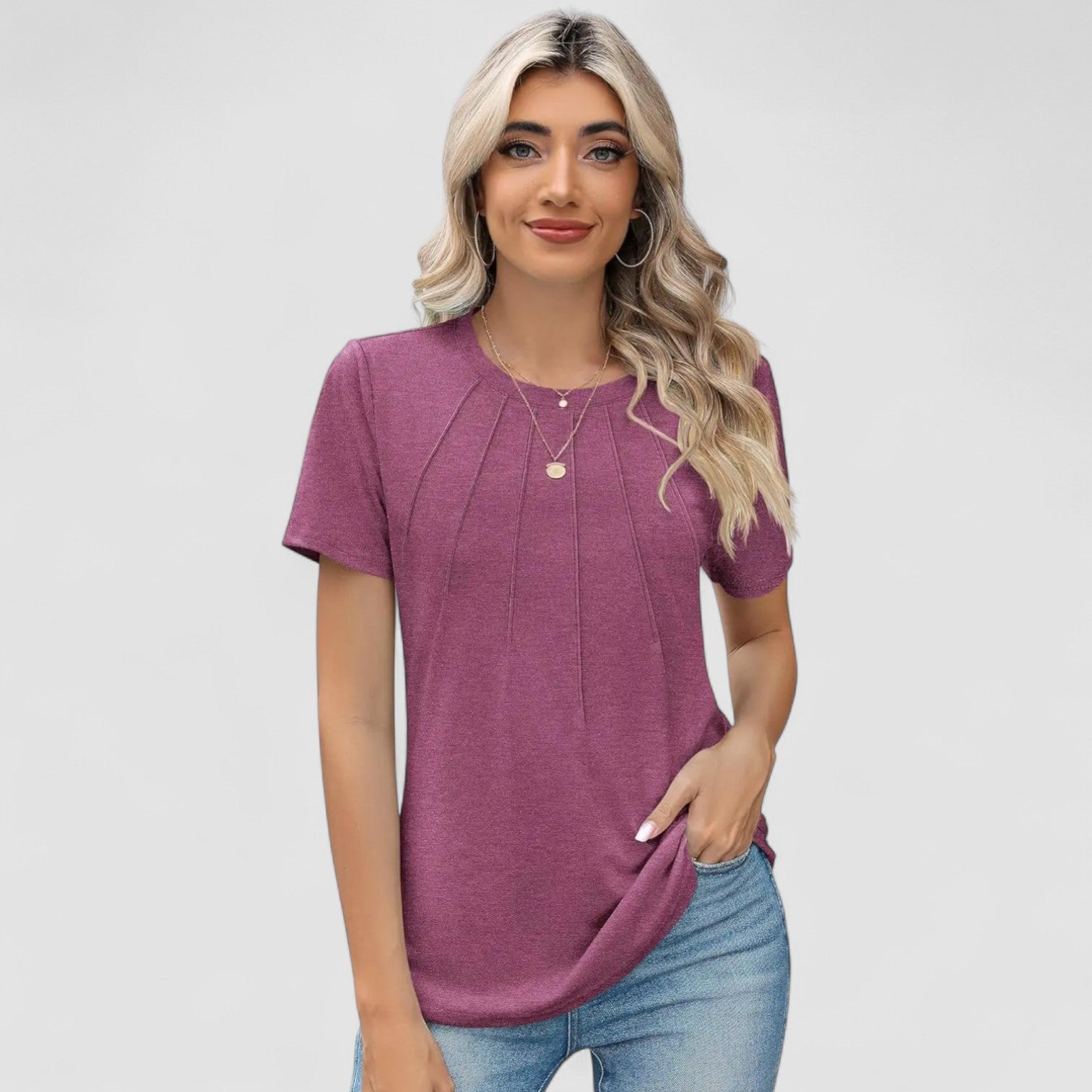 Noora™ | Noelie – Kortärmad topp med sömdetaljer