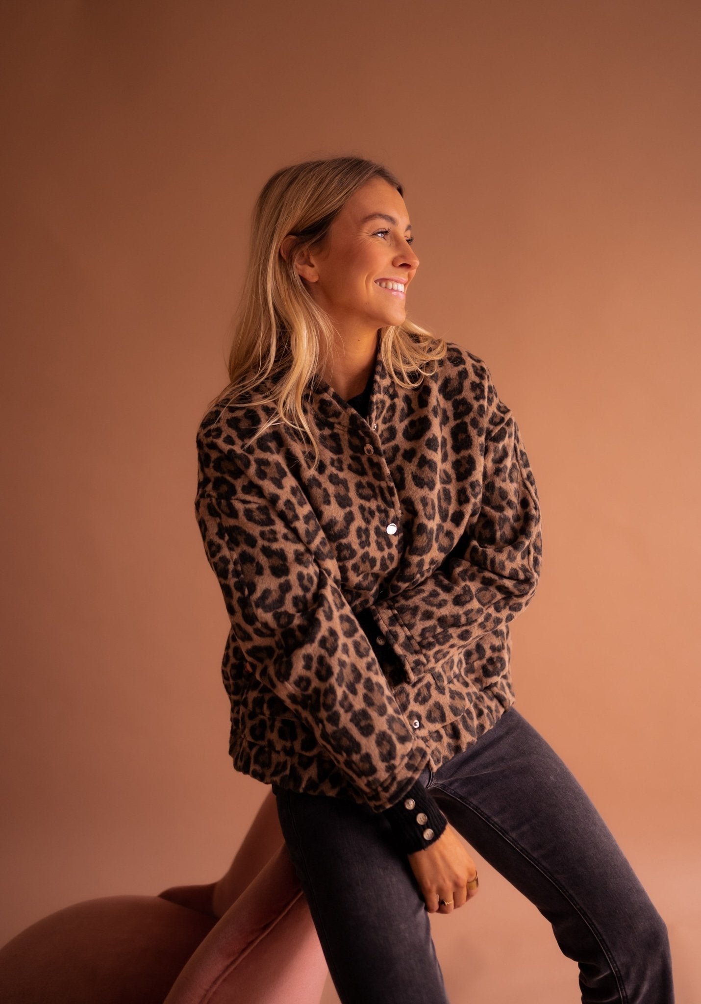 Noora™ | Finora – Ledig jacka med avslappnad elegans