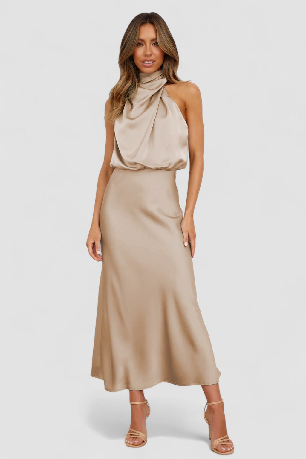 Noora™ | Lång satin klänning med halterneck