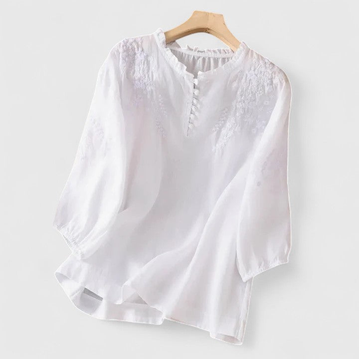 Noora™ | Sorelia – Blus i bomullsvoile med broderade axlar
