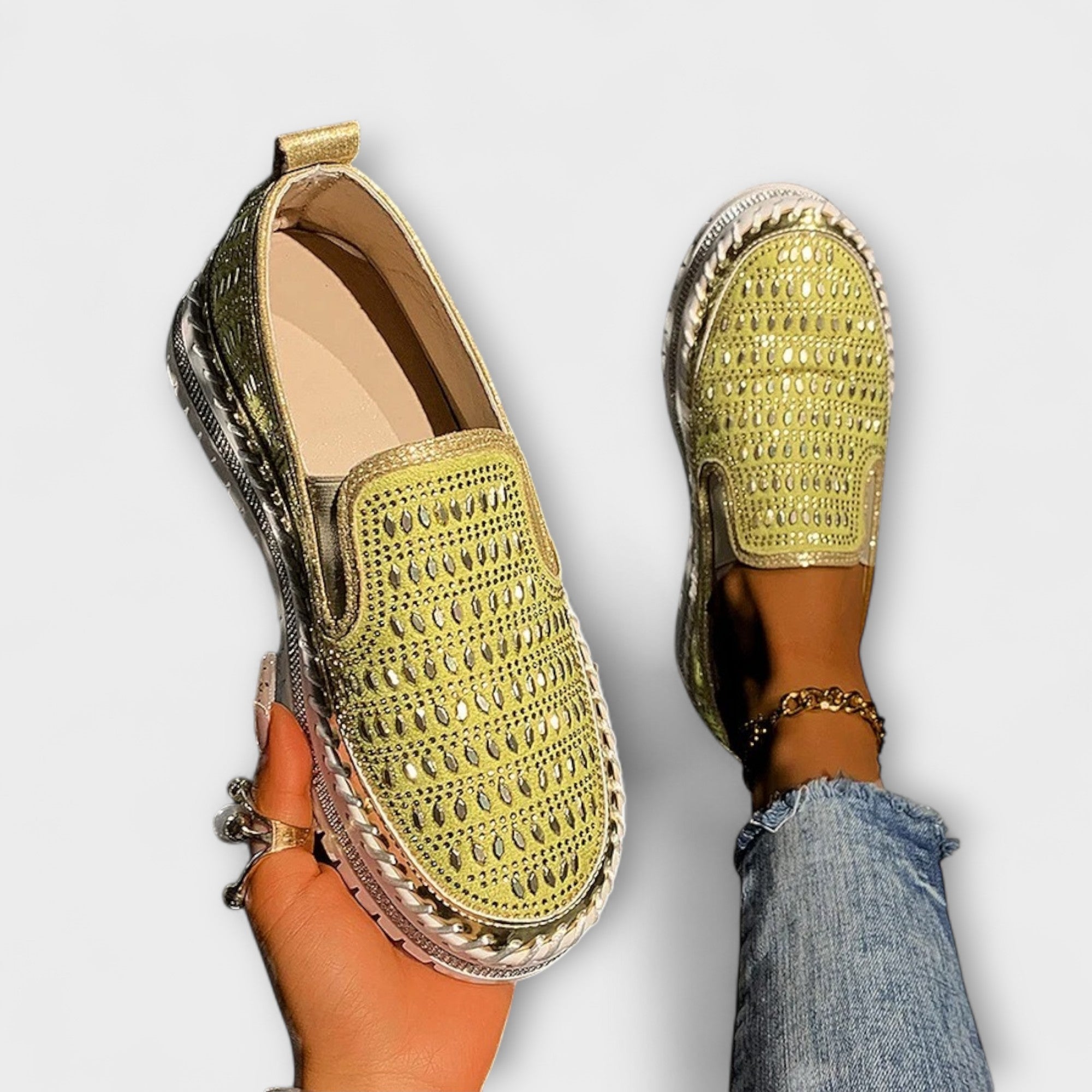 Kenna | Slip-on med perforerad design