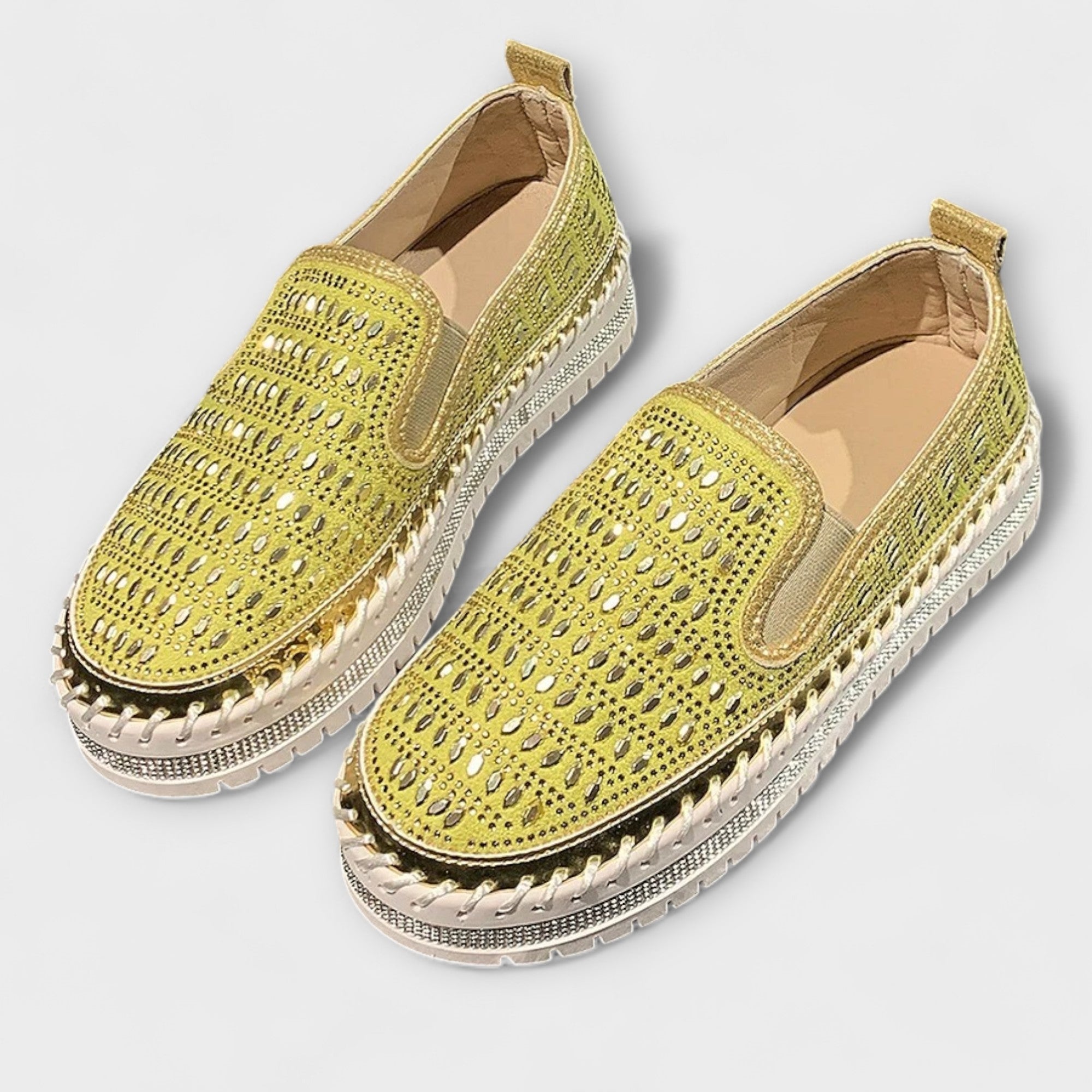 Kenna | Slip-on med perforerad design