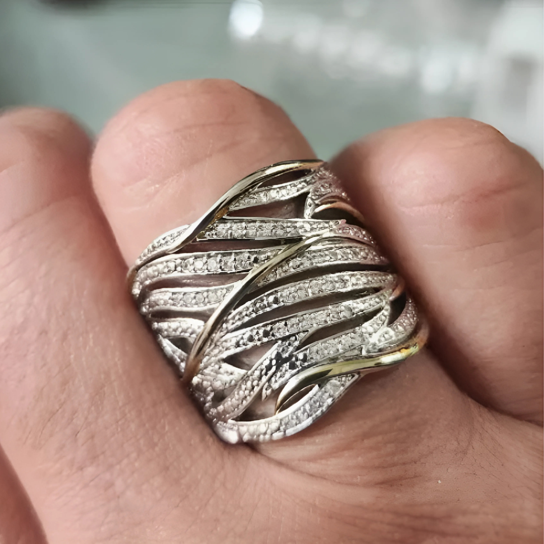 Chic Lagerad Twist Ring
